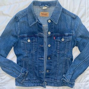 Levi’s cropped jean jacket